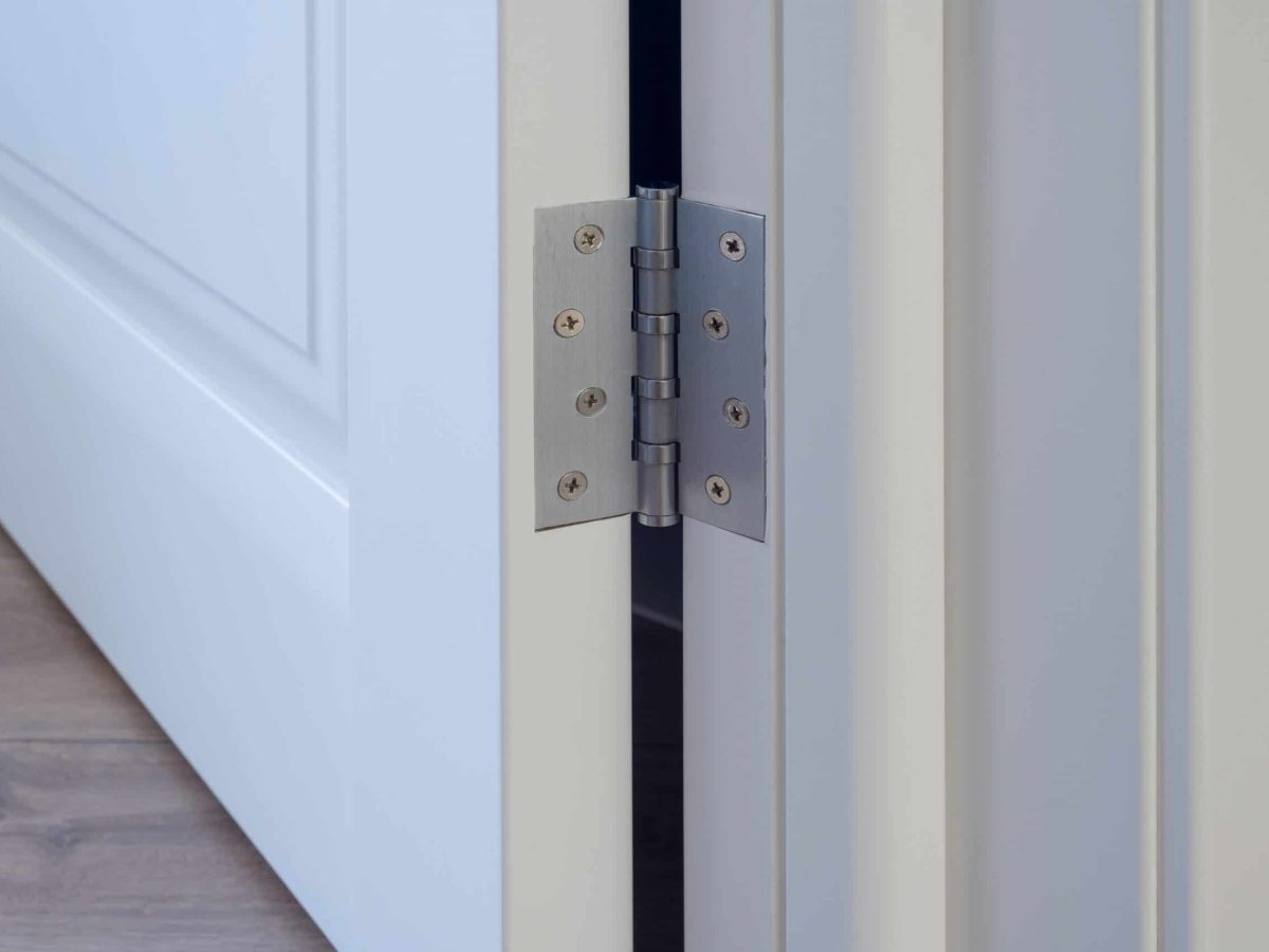 How to Install Door Hinges in 10 Easy Steps - HTR - Windows