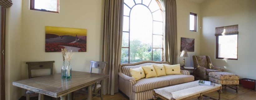 how to hang curtains on arched window